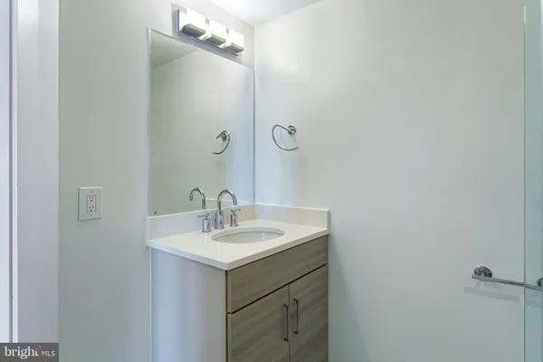 $1,950 | 1219 K Street Northeast, Unit 209, Washington, DC 20002