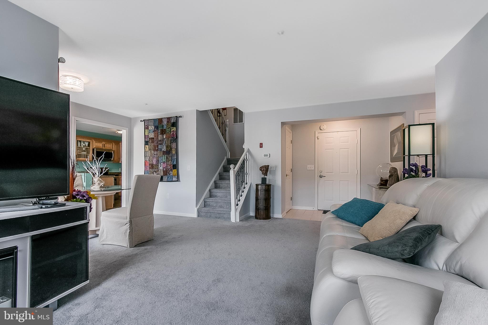 1309 Independence Way Newark, DE 19713 - Photo 4 of 26 Living Room