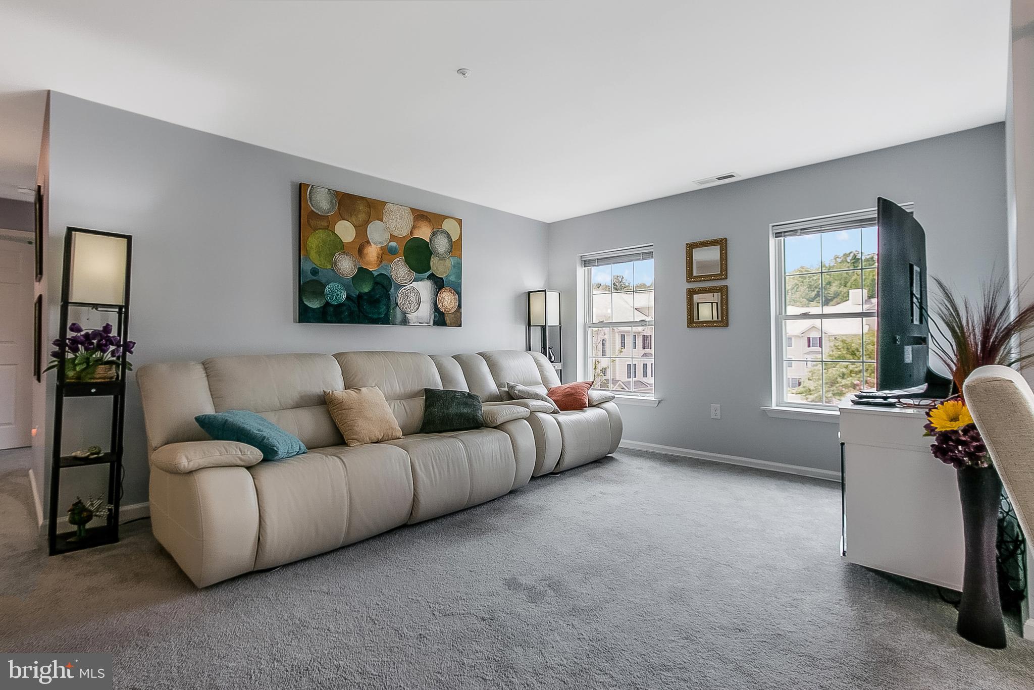 1309 Independence Way Newark, DE 19713 - Photo 8 of 26 Living Room