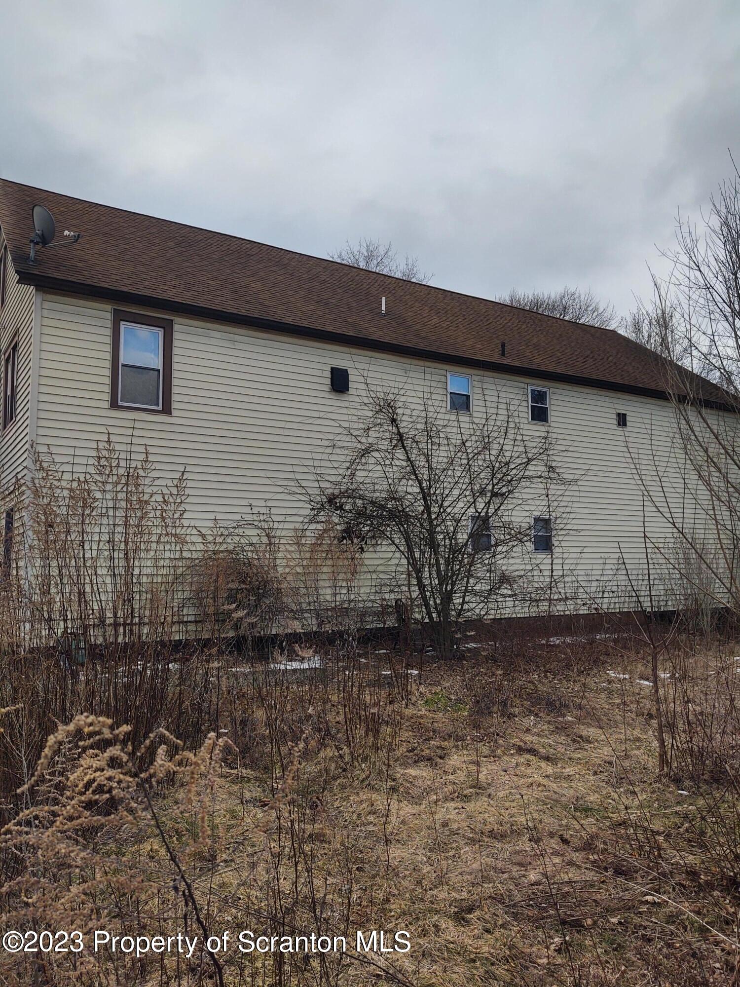 21 Spring Street Carbondale, PA 18407 - Photo 8 of 21 Gallery Image 8