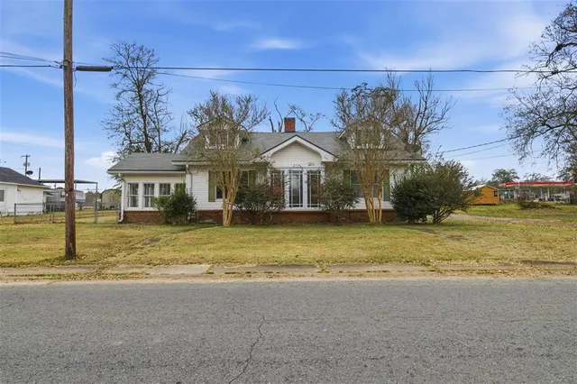 $199,900 | 411 3rd Street, Dequincy, LA 70633