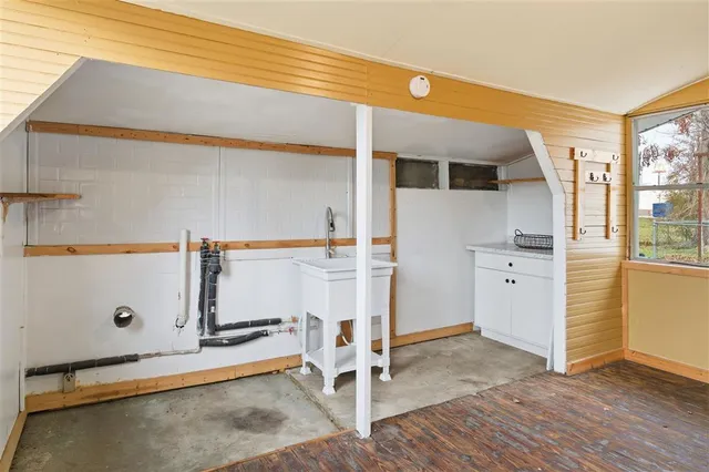 $199,900 | 411 3rd Street, Dequincy, LA 70633