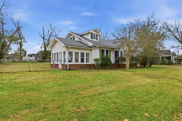 $189,900 | 411 3rd Street, Dequincy, LA 70633