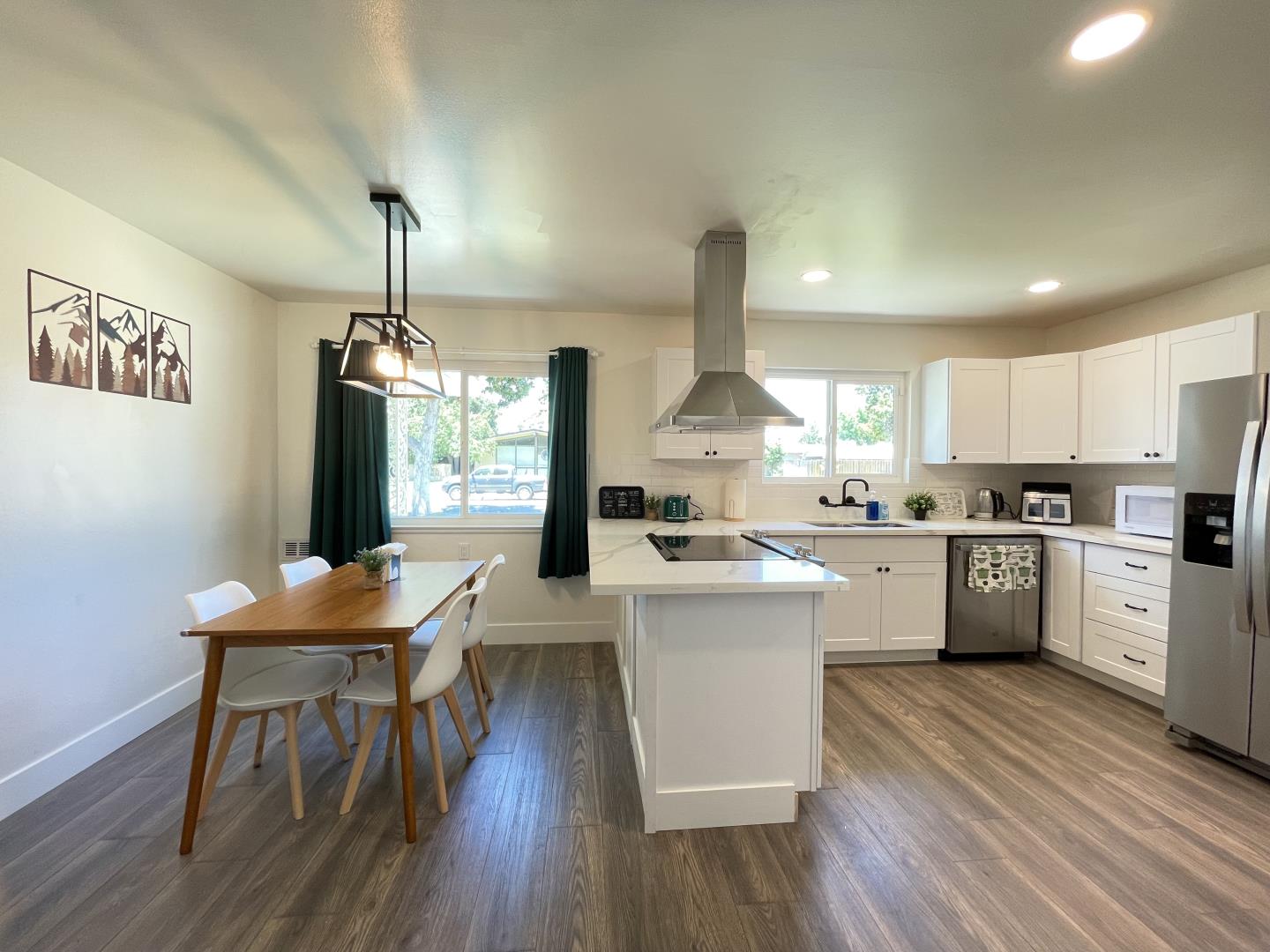 725 West Rialto Avenue Fresno, CA 93705 - Photo 4 of 23