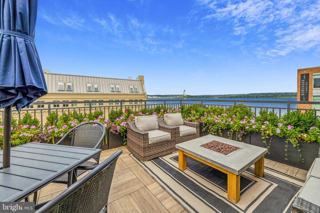 $2,850,000 | 14 Duke Street, Alexandria, VA 22314