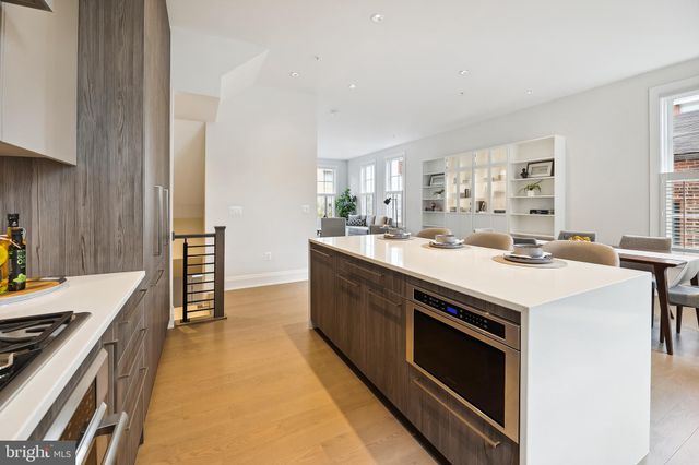 $2,850,000 | 14 Duke Street, Alexandria, VA 22314