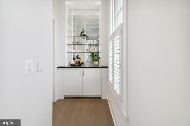 $2,850,000 | 14 Duke Street, Alexandria, VA 22314