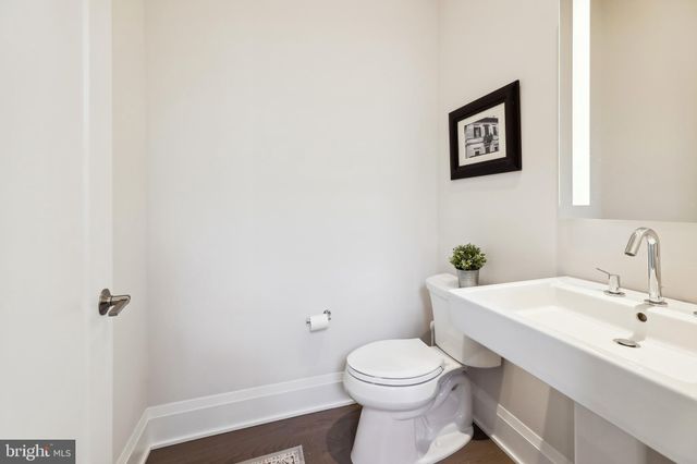 $2,850,000 | 14 Duke Street, Alexandria, VA 22314