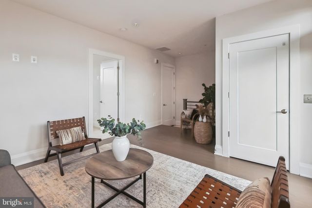 $2,850,000 | 14 Duke Street, Alexandria, VA 22314