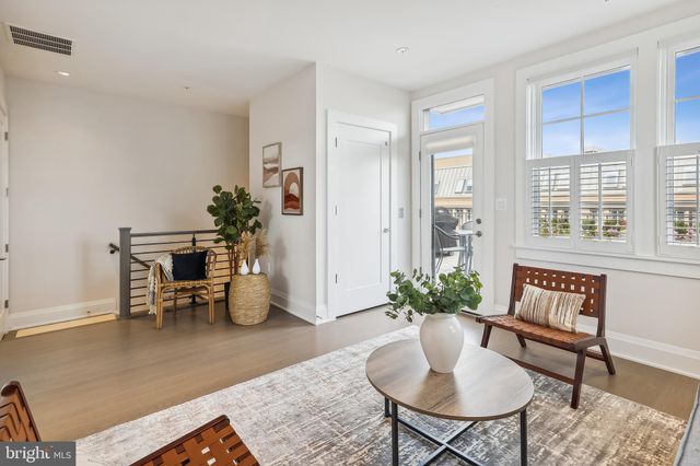 $2,850,000 | 14 Duke Street, Alexandria, VA 22314