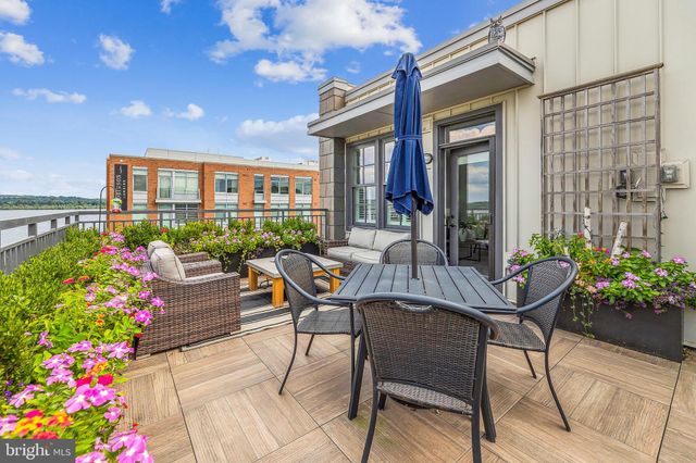 $2,850,000 | 14 Duke Street, Alexandria, VA 22314