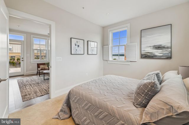 $2,850,000 | 14 Duke Street, Alexandria, VA 22314