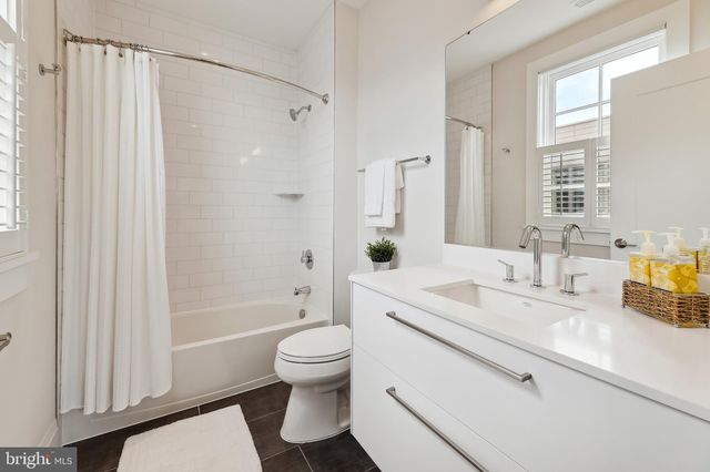 $2,850,000 | 14 Duke Street, Alexandria, VA 22314