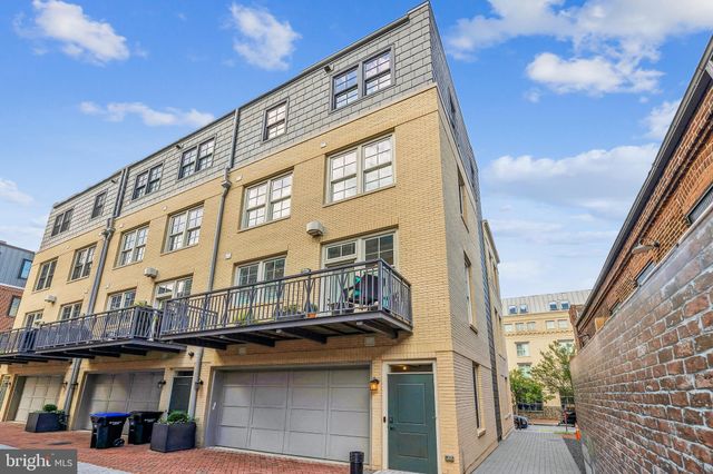 $2,850,000 | 14 Duke Street, Alexandria, VA 22314