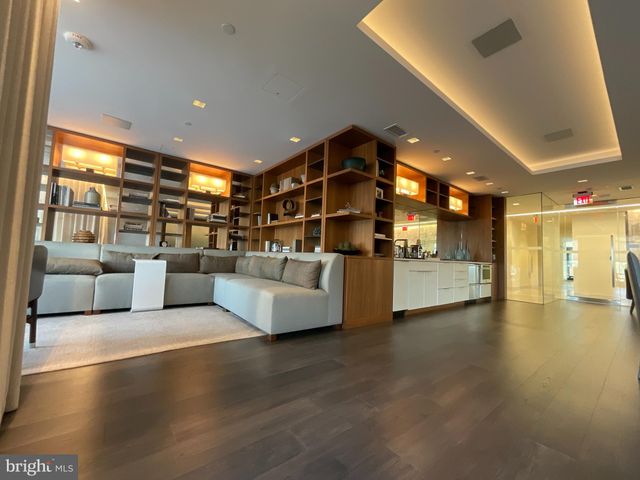 $2,850,000 | 14 Duke Street, Alexandria, VA 22314