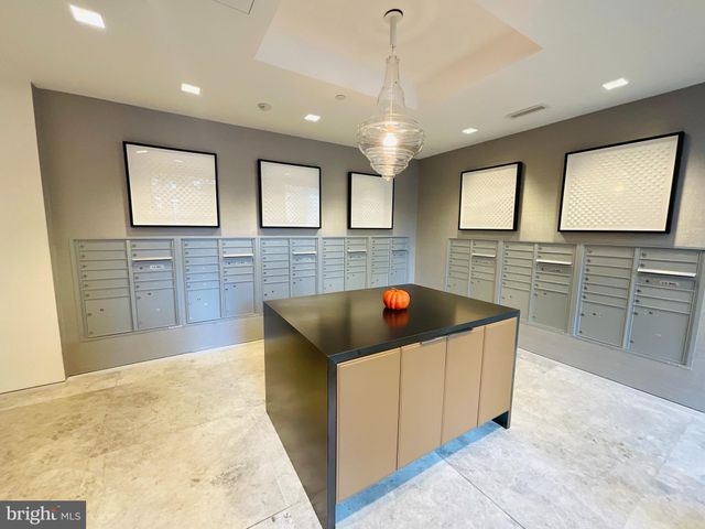 $2,850,000 | 14 Duke Street, Alexandria, VA 22314