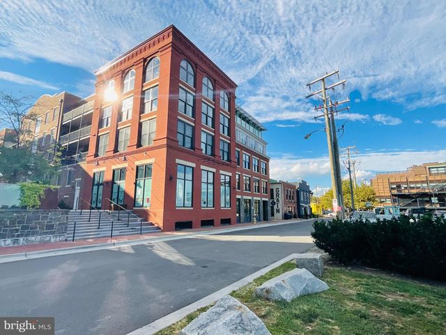 $2,850,000 | 14 Duke Street, Alexandria, VA 22314