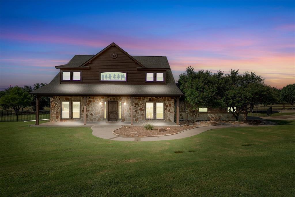 400 Mur Road Sanger, TX 76266 - Photo 1 of 1 Stone Front w Large Covered Front Porch