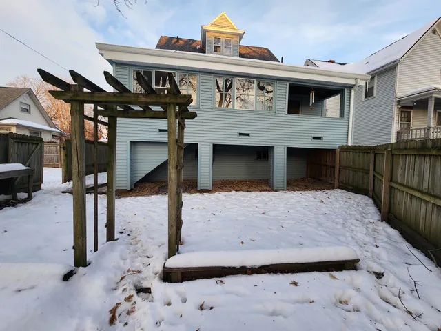 $289,999 | 410 South Parker Drive, Janesville, WI 53545