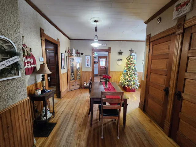 $289,999 | 410 South Parker Drive, Janesville, WI 53545