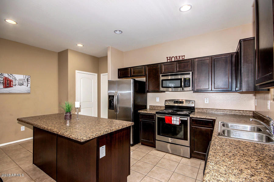 7743 West Berkeley Road Phoenix, AZ 85035 - Photo 5 of 21 Kitchen