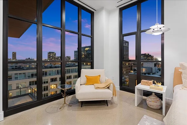 $4,100,000 | 900 West Washington Boulevard, Unit PHW, Chicago, IL 60607