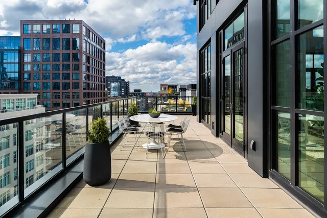 $4,100,000 | 900 West Washington Boulevard, Unit PHW, Chicago, IL 60607