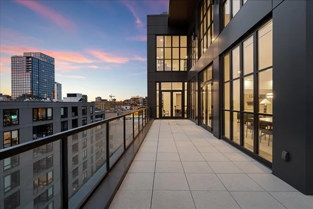 $4,100,000 | 900 West Washington Boulevard, Unit PHW, Chicago, IL 60607