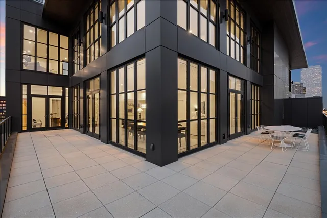 $4,100,000 | 900 West Washington Boulevard, Unit PHW, Chicago, IL 60607