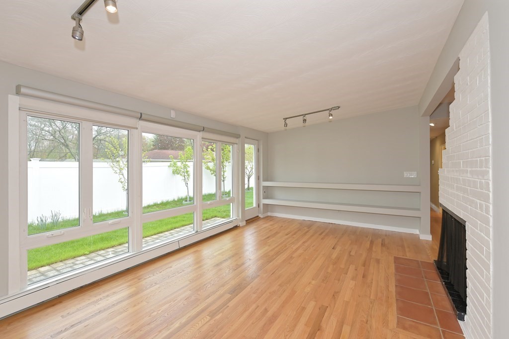 10 Tara Road Framingham, MA 01701 - Photo 11 of 38 Gallery Image 11