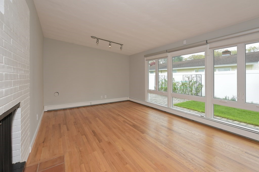 10 Tara Road Framingham, MA 01701 - Photo 12 of 38 Gallery Image 12