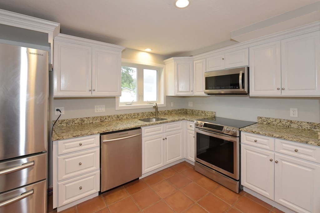10 Tara Road Framingham, MA 01701 - Photo 9 of 38 Gallery Image 9