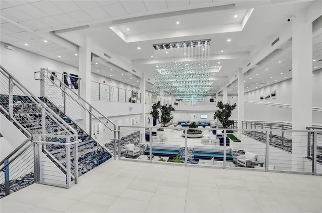 $330,000 | 7260 Kinghurst Drive, Unit 604, Delray Beach, FL 33446