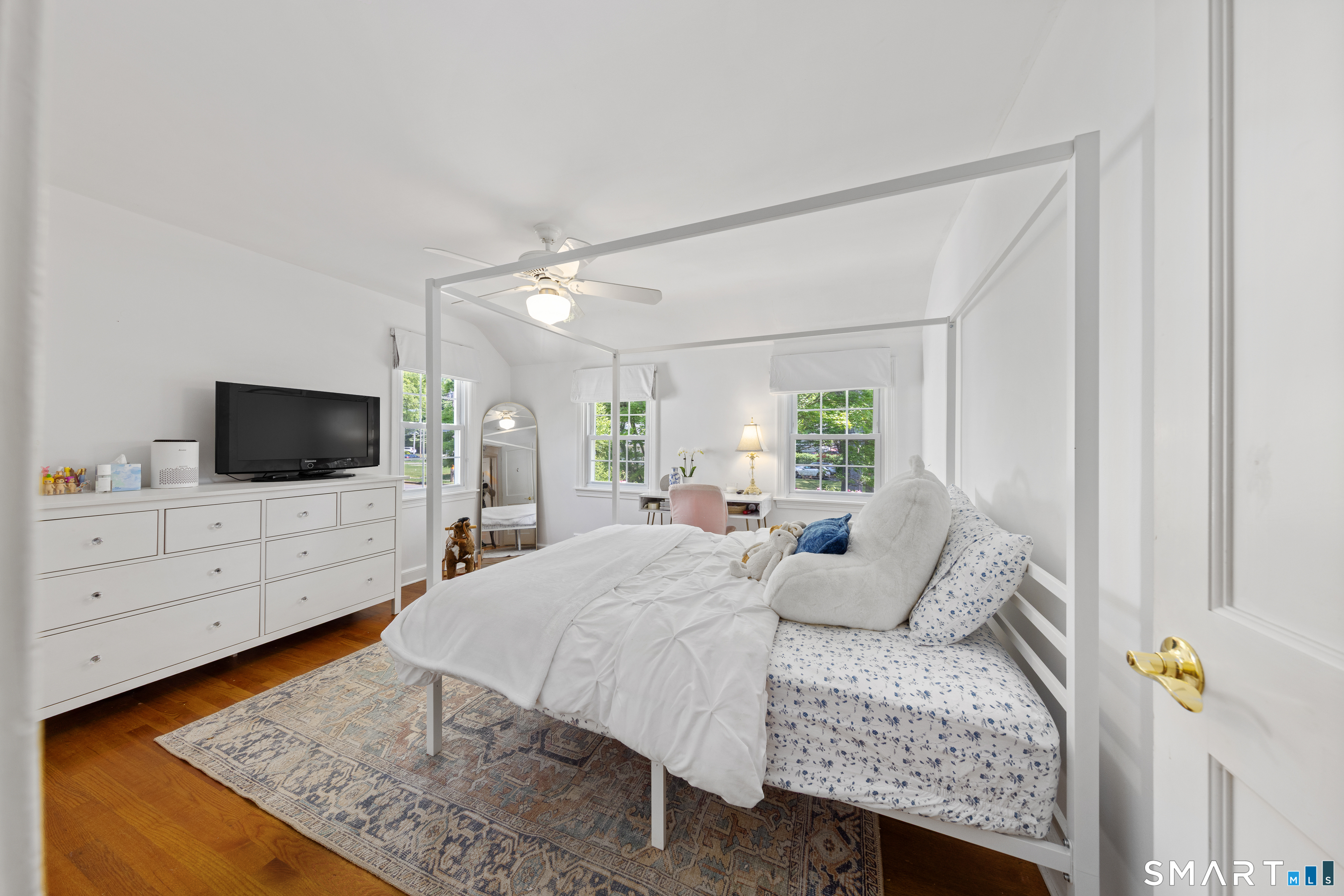179 Lawrence Road Fairfield, CT 06824 - Photo 21 of 37