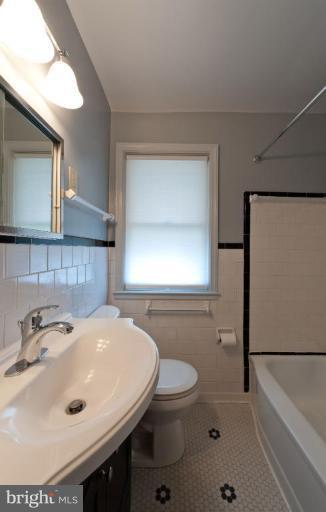 6926 Broening Road Dundalk, MD 21222 - Photo 6 of 14 Bath #1