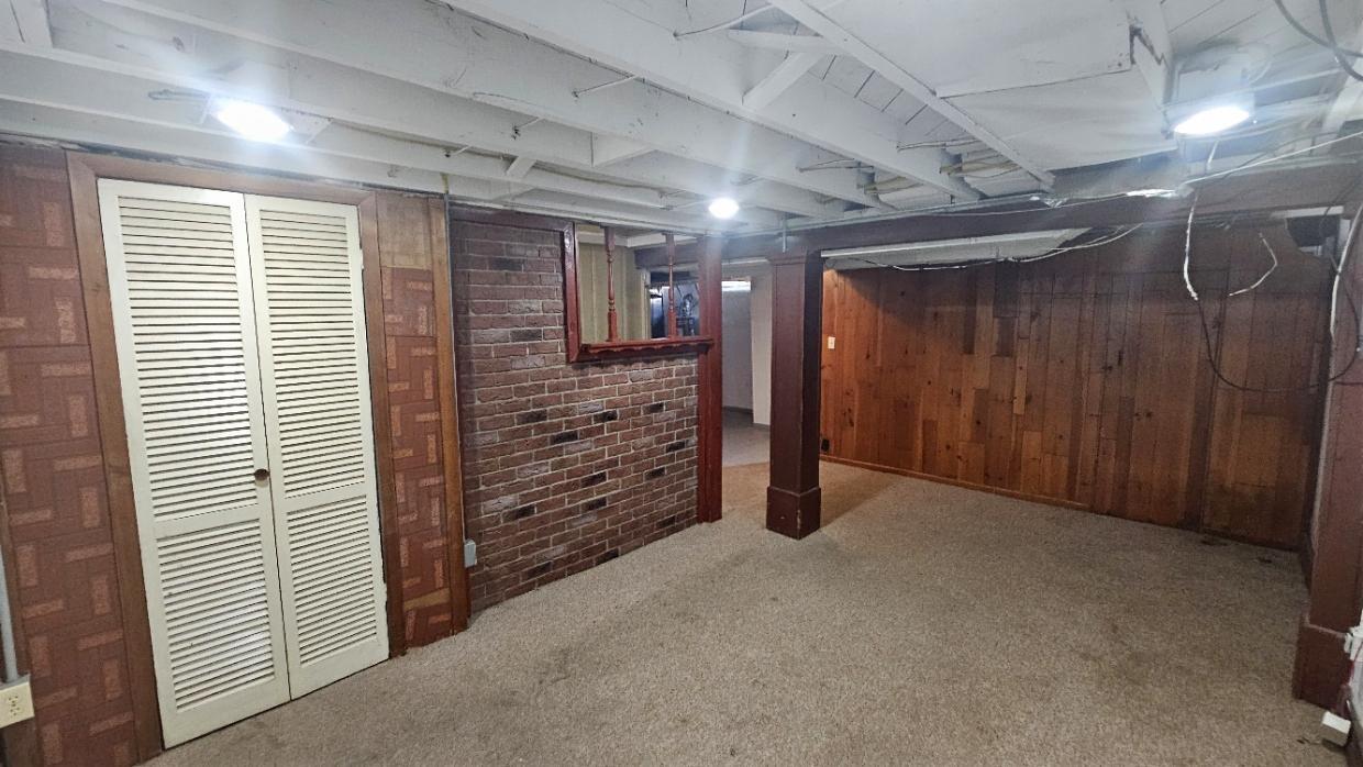 21345 Newcastle Road Harper Woods, MI 48225 - Photo 13 of 17 20260408_134834