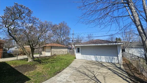 $169,900 | 21345 Newcastle Road, Harper Woods, MI 48225