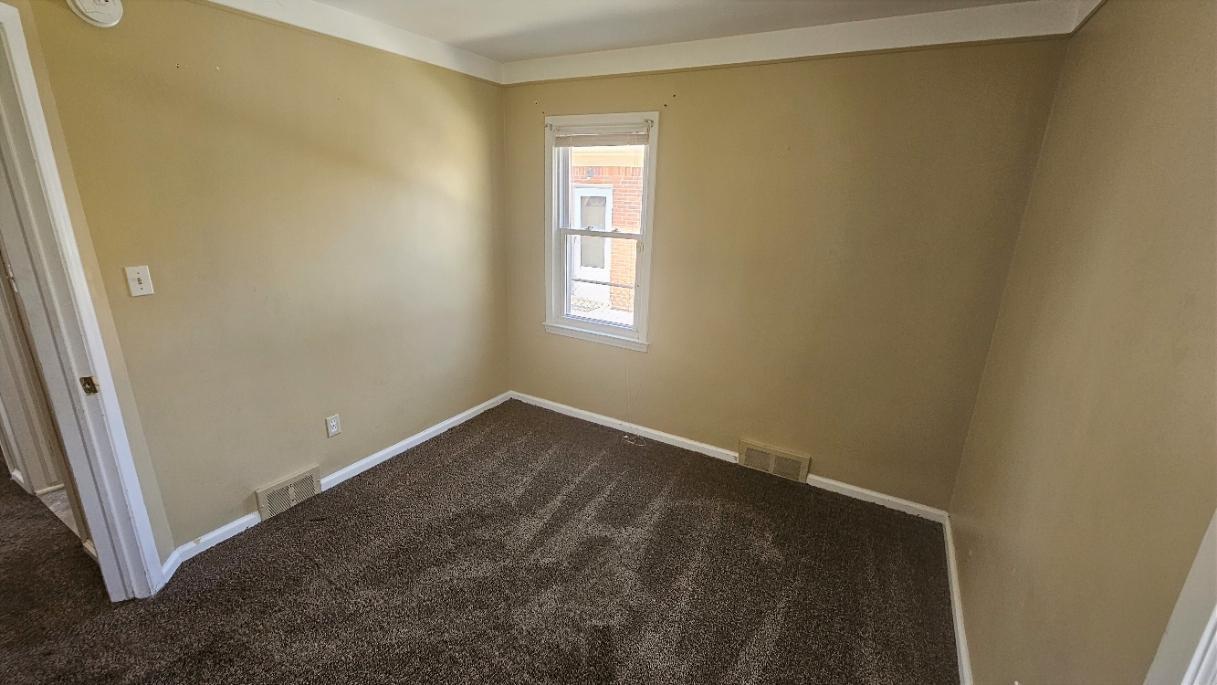 21345 Newcastle Road Harper Woods, MI 48225 - Photo 6 of 17 20260408_134321