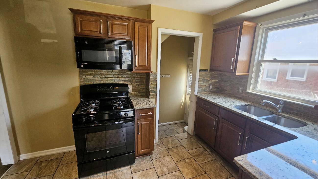 21345 Newcastle Road Harper Woods, MI 48225 - Photo 9 of 17 20260408_134457