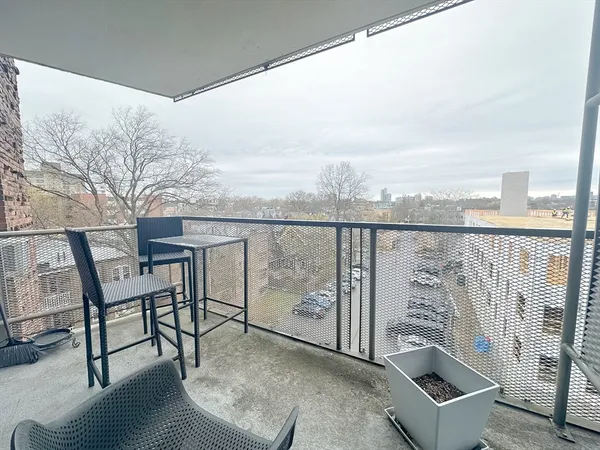 $3,250 | 19 Winchester Street, Unit 604, Brookline, MA 02446