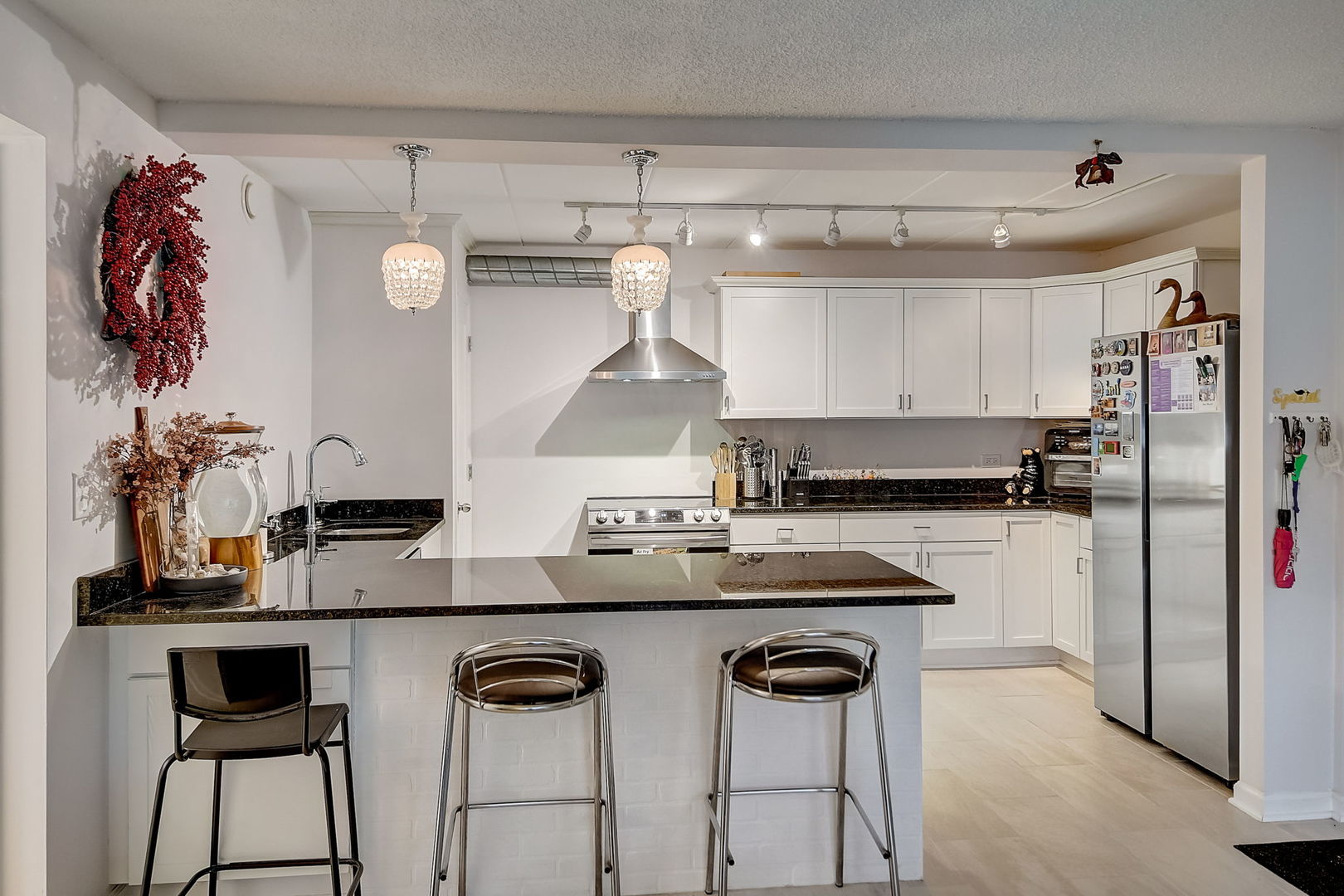 3315 Kirchoff Road, Unit 2A Rolling Meadows, IL 60008 - Photo 5 of 22 Gallery Image 5