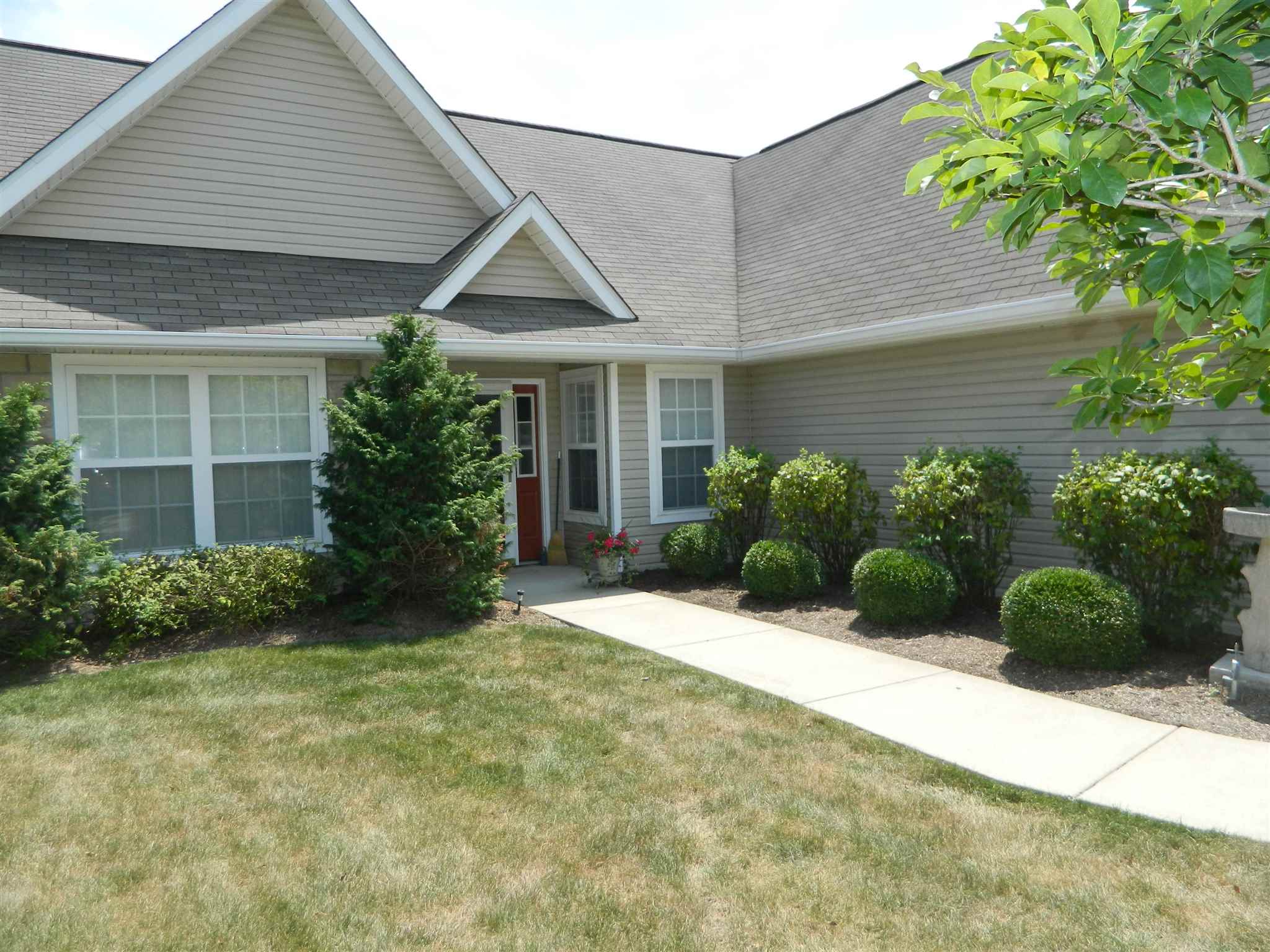 2055 West Arbor Ridge Way Bloomington, IN 47403 - Photo 2 of 17 Gallery Image 2