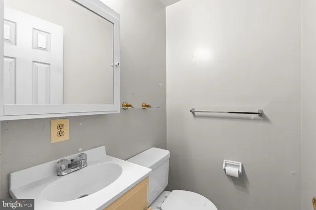 $2,700 | 7244 Donnell Place, Unit D2, District Heights, MD 20747