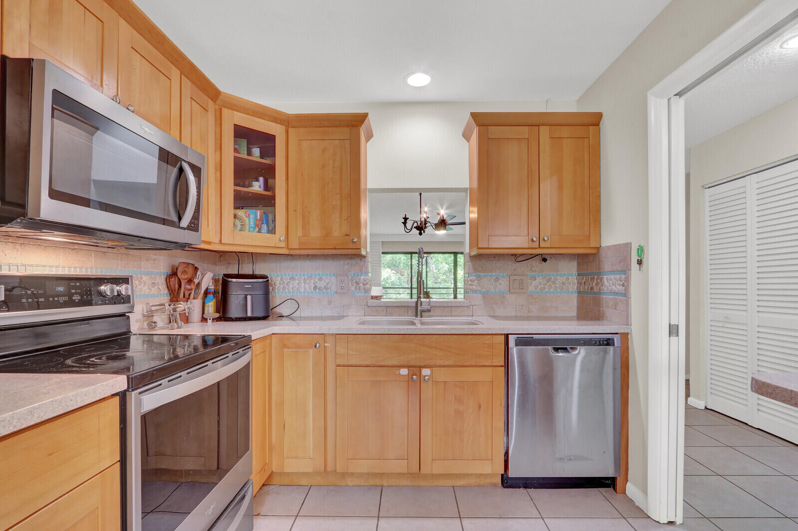 2916 Southwest 22nd Circle, Unit 202D Delray Beach, FL 33445 - Photo 2 of 21 06_Image_6_mls