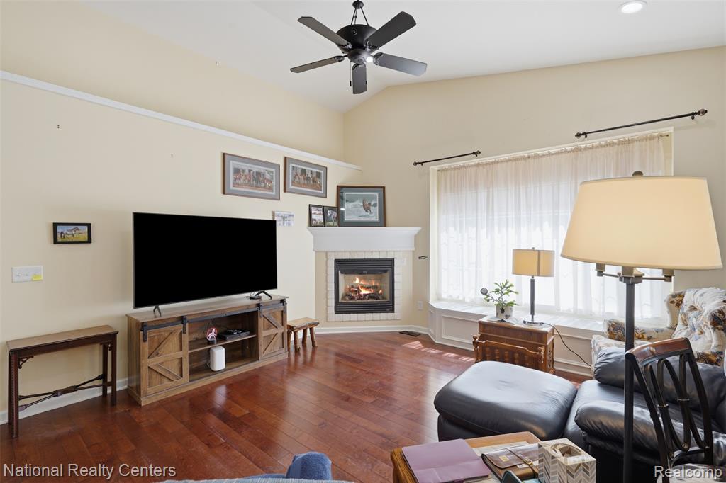 809 Chelsea Ridge Court Howell, MI 48843 - Photo 8 of 28 Gallery Image 8