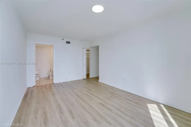 $4,250 | 5900 Collins Avenue, Unit 904, Miami Beach, FL 33140