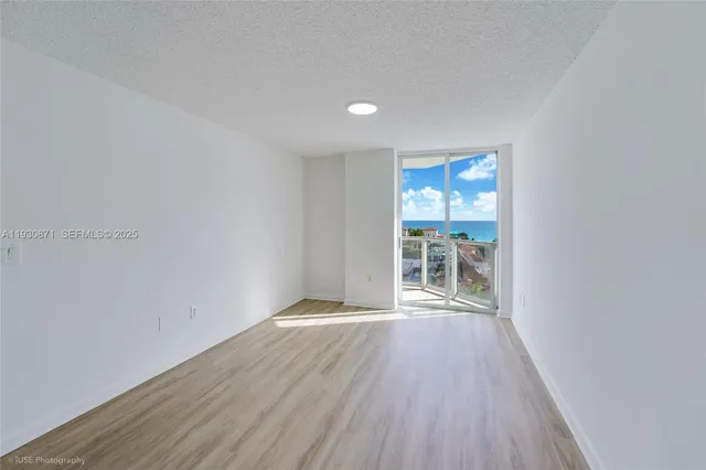 $4,250 | 5900 Collins Avenue, Unit 904, Miami Beach, FL 33140