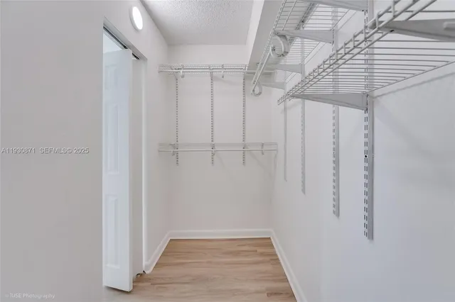 $4,250 | 5900 Collins Avenue, Unit 904, Miami Beach, FL 33140