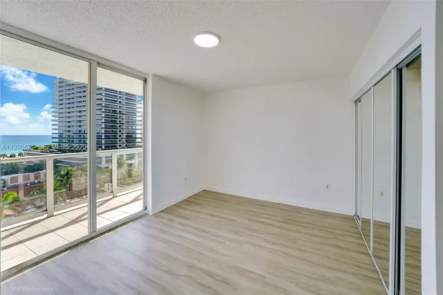 $4,250 | 5900 Collins Avenue, Unit 904, Miami Beach, FL 33140