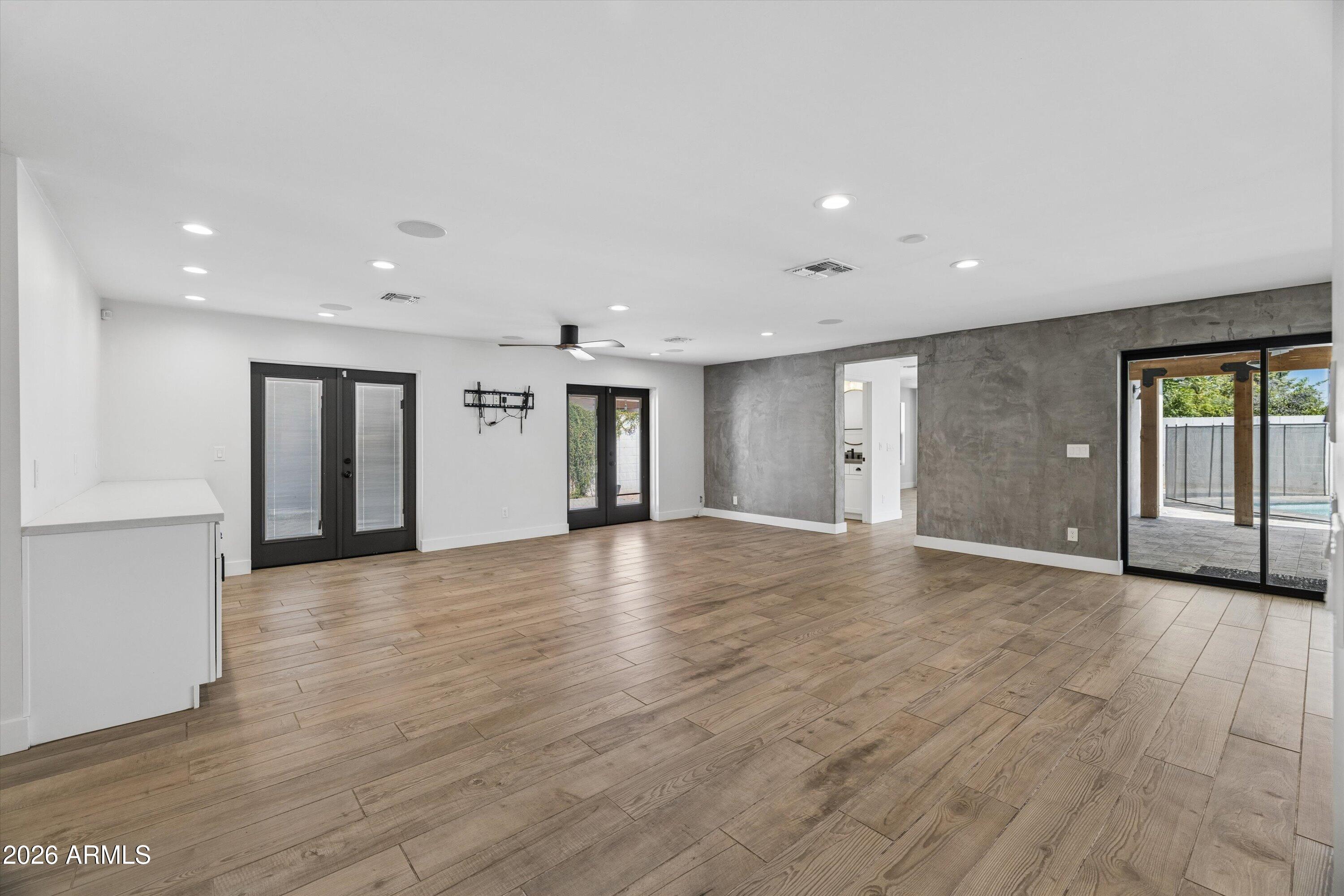 301 East Royal Palm Road Phoenix, AZ 85020 - Photo 10 of 69 09-301 E Royal Palm Rd, Phoenix, AZ 850